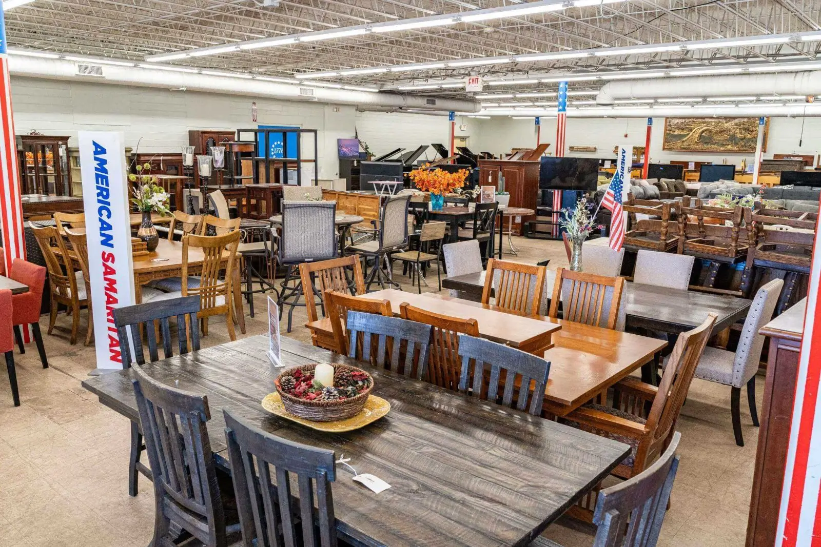 used furniture showroom Lakewood